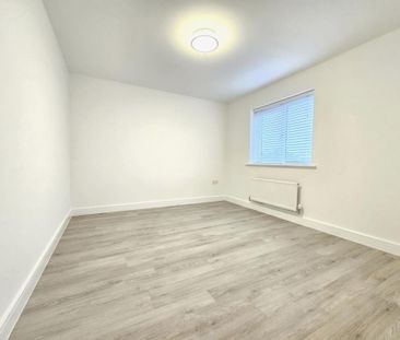 4 bedroom detached house to rent - Photo 4