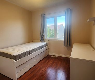 For Lease - 24 Golden Oak Avenue, Richmond Hill, Ontario - Photo 1