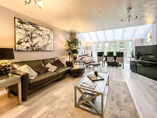 Ash Grove, CM6, Dunmow - Photo 1