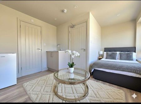 6 bedroom terraced house to rent - Photo 2