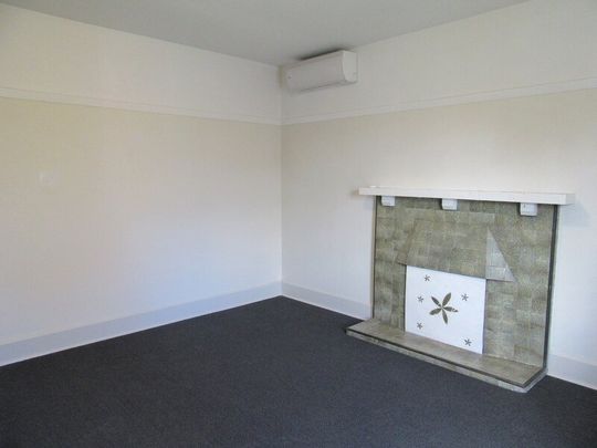 RICCARTON – 4 BEDROOMS, LARGE LIVING AREA, 2 HEAT PUMPS - Photo 1