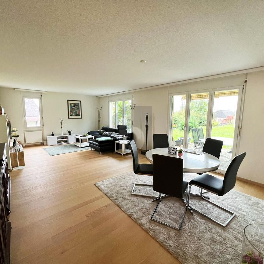 RUHIGE LAGE MIT GEMÜTLICHEM WOHNZIMMER - Photo 1