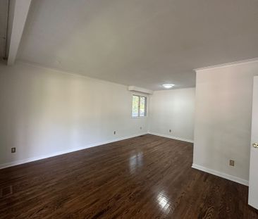 For Lease - 1252 Mont Clair Drive Unit# Main Floor, Oakville, Ontario - Photo 2