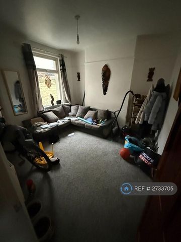 2 bedroom terraced house to rent - Photo 2