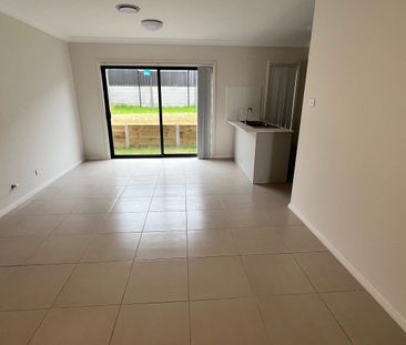 Family Home 4 Bedroom and Study For Lease - Photo 2