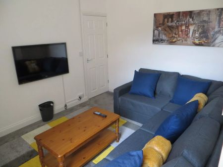 Chaucer Street (4 bed) - Photo 3