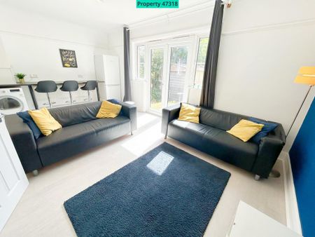 6 bedroom semi-detached house to rent - Photo 2