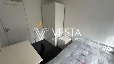 Leam Green - Photo 2