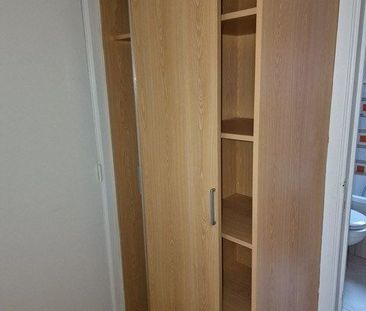 Appartement op eerste verdieping met 1 slaapkamer gelegen aan de Le... - Photo 3