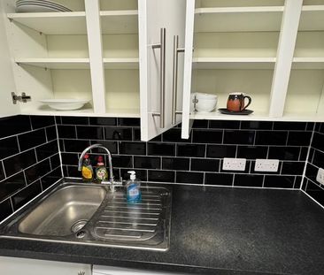 1 Bed Flat, Parkway, NW1 - Photo 6