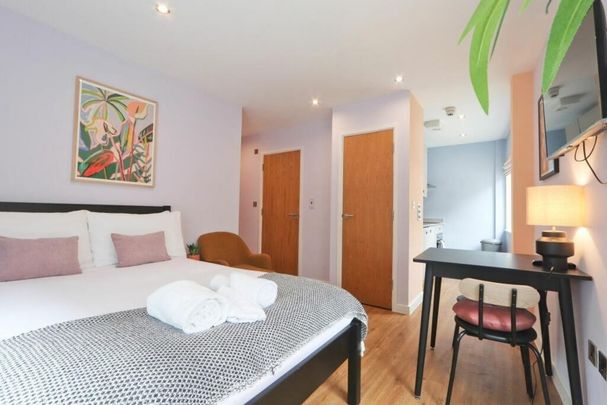 Studio to rent - Photo 1