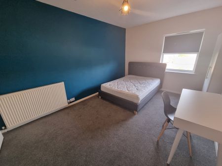 4 Bed Student Accommodation - Photo 3