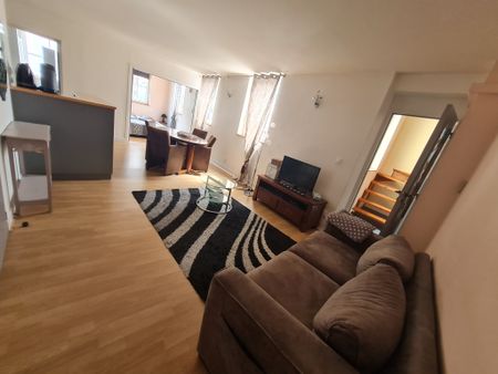 Location Appartement 3 pièces 73m² ANGOULEME 16000 - Photo 2