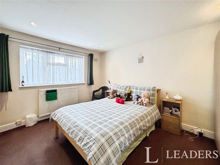 2 bedroom property to rent The Hides, Harlow, CM20 - Photo 3