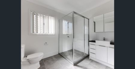 MODERN, FULLY FURNISHED, STUDIO APARTMENT - Photo 4