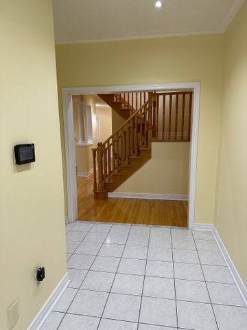 For Lease - 544 Matisse Place, Mississauga, Ontario - Photo 2