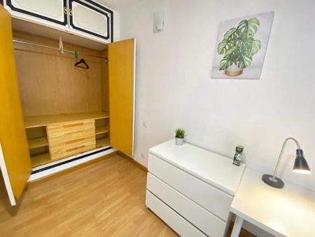 Calle del Cabo Machichaco, Madrid, Community of Madrid 28053 - Photo 4