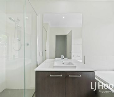 Modern 3-Bedroom Home for Rent - Photo 3