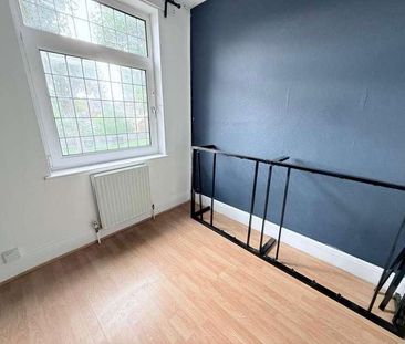 Surbiton, Surrey, KT5 - Photo 1