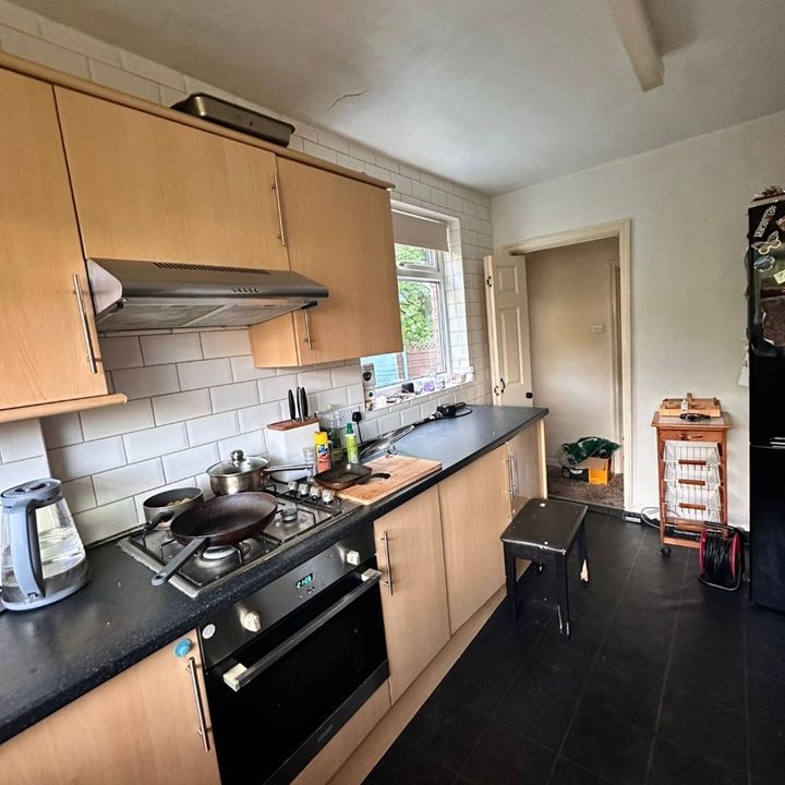 Room in a Shared House, Hackney Svenue, M40 - Photo 1