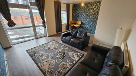 3 bedroom terraced house to rent - Photo 3