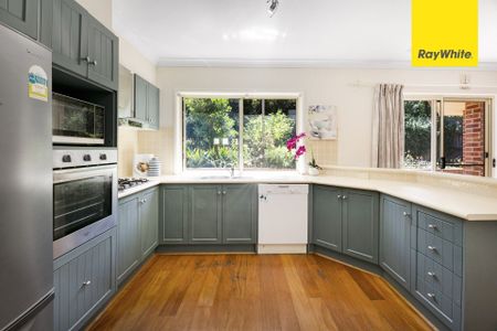 Grand Family Home in Prime Location - Photo 4