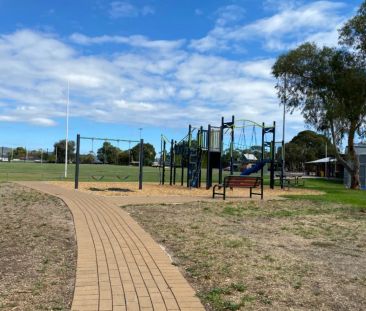 Modern Family Home In Highly Sought After Area - Photo 4