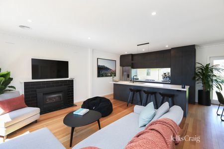 5 Fenfield Street, Altona VIC 3018 - House For Rent | Domain - Photo 2