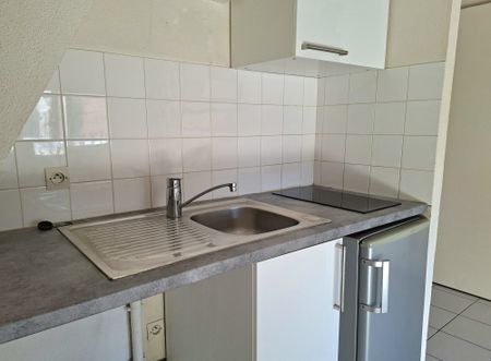 À LOUER – T1 bis en DUPLEX – TOURS LES HALLES • Réf. GI-BR-G0788 - Photo 4