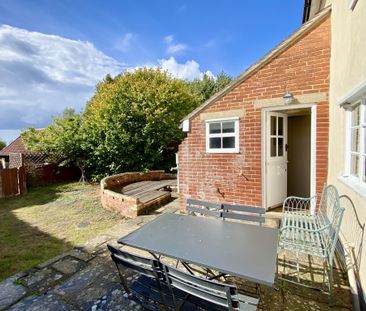 Charming Semi Detached Three Bedroom Cottage with Ground Floor WC, ... - Photo 3