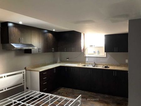 For Lease - 7 Bramtrail Gate, Brampton, Ontario - Photo 2