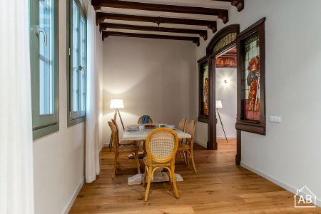 Stunning 2-Bedroom Apartment next to Plaza Real with Private Terrace - Photo 5