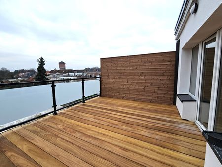 Vernieuwd en licht dakappartement in het centrum - Photo 4