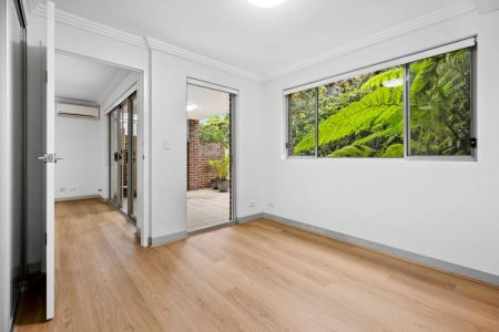 Stylish Modern Apartment - Photo 4