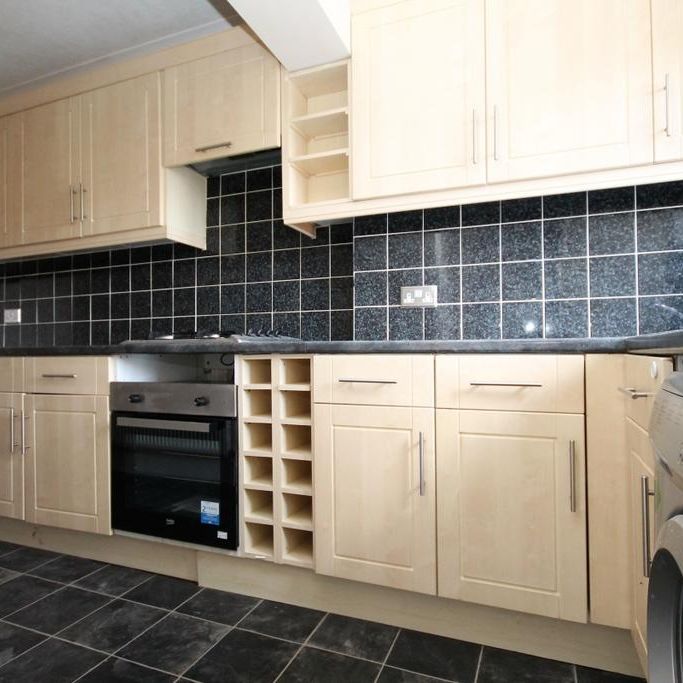 4 bedroom terraced house to rent - Photo 1