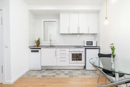 Carrer del Topazi, Barcelona, Catalonia 08012 - Foto 3