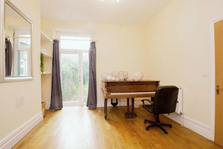 5 bedroom house to rent - Photo 2