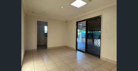 Spacious 3 Bedroom Family Home - Photo 4