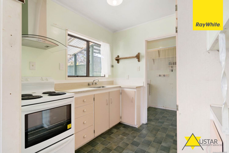 3 bedroom property in Ranui - Photo 5