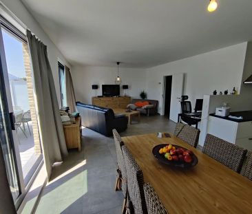 Appartement met 2 slaapkamers en groot terras - Photo 4