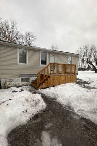 For Lease - 1A Essex Lane, St. Catharines, Ontario - Photo 2