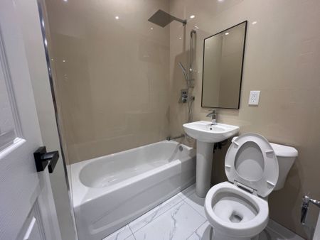 For Lease - 2386 Lake Shore Boulevard Unit# 203, Toronto, Ontario - Photo 2