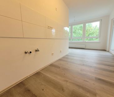 Lichtdurchflutete 4-Zimmer-Wohnung mit Balkon! - Foto 5