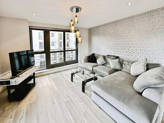 2 bedroom flat to rent - Photo 1