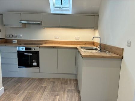 Spinney Road, Irthlingborough, NN9 - Photo 4