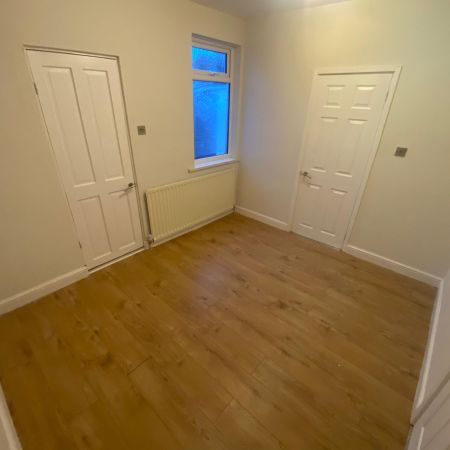 3 bed semi-detached house to rent in Lydbrook Road, Middlesbrough, TS5 - Photo 4