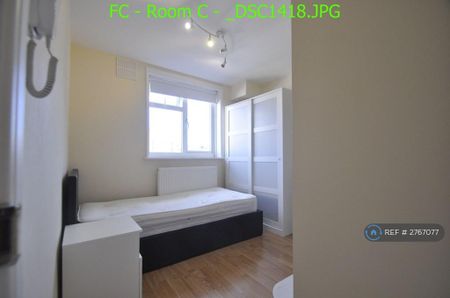 1 bedroom in a house share to rent - Photo 4