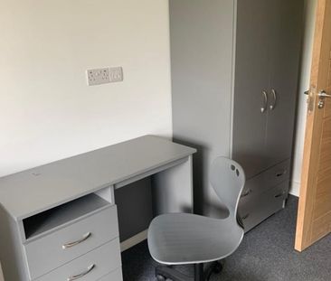 Room in a Shared House, Straits Parade, BS16 - Photo 3