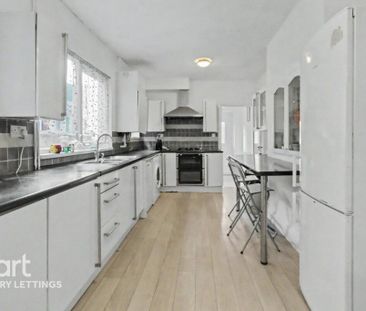 3 bedroom terraced house to rent - Photo 6