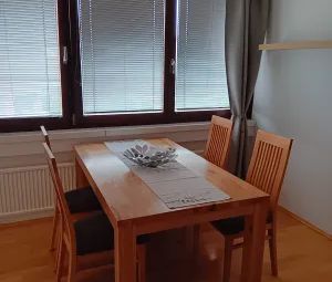 Helle möblierte 2-Zimmer-Wohnung mit Lift - 58 m² - € 1.100 inkl. Betriebskosten, Heizung & WLAN - Foto 2